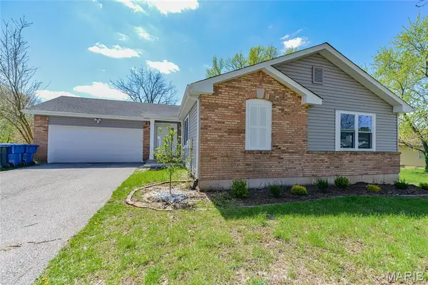 14333 River Oaks Court, Florissant, MO 63034