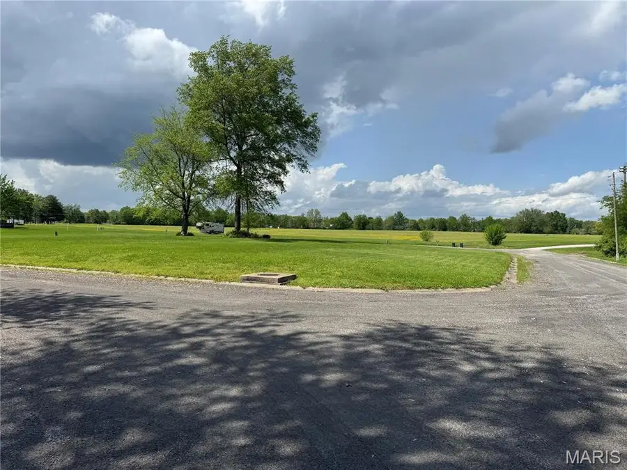 111 Willow Drive, Freeburg, IL 62243 - Image #3