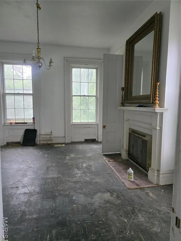 1007 Forest Avenue, Belleville, IL 62220