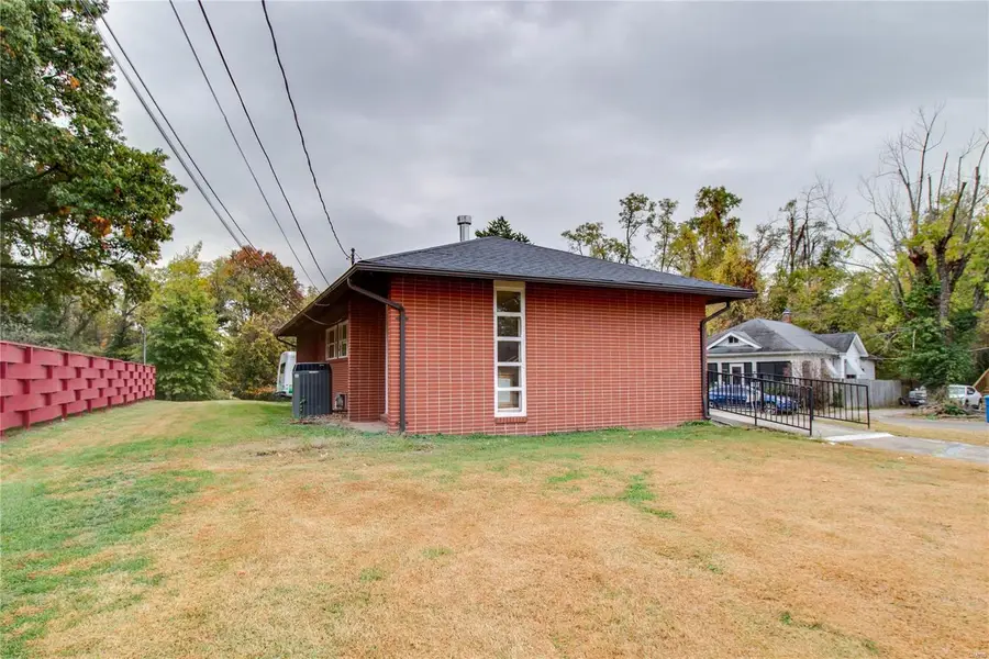 2201 State Street, Alton, IL 62002 - Image #2