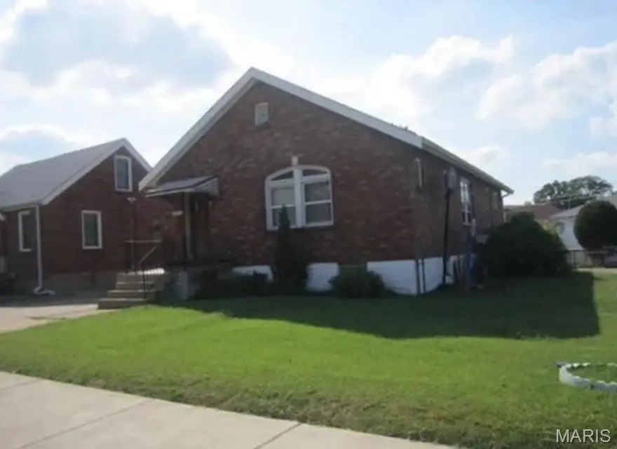 5911 Riverview Boulevard, Saint Louis, MO 63147 - Image #1