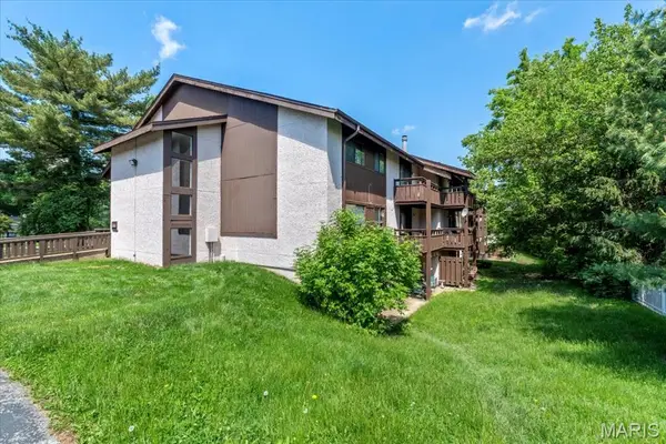 1380 Heritage Landing #307, St Charles, MO 63303