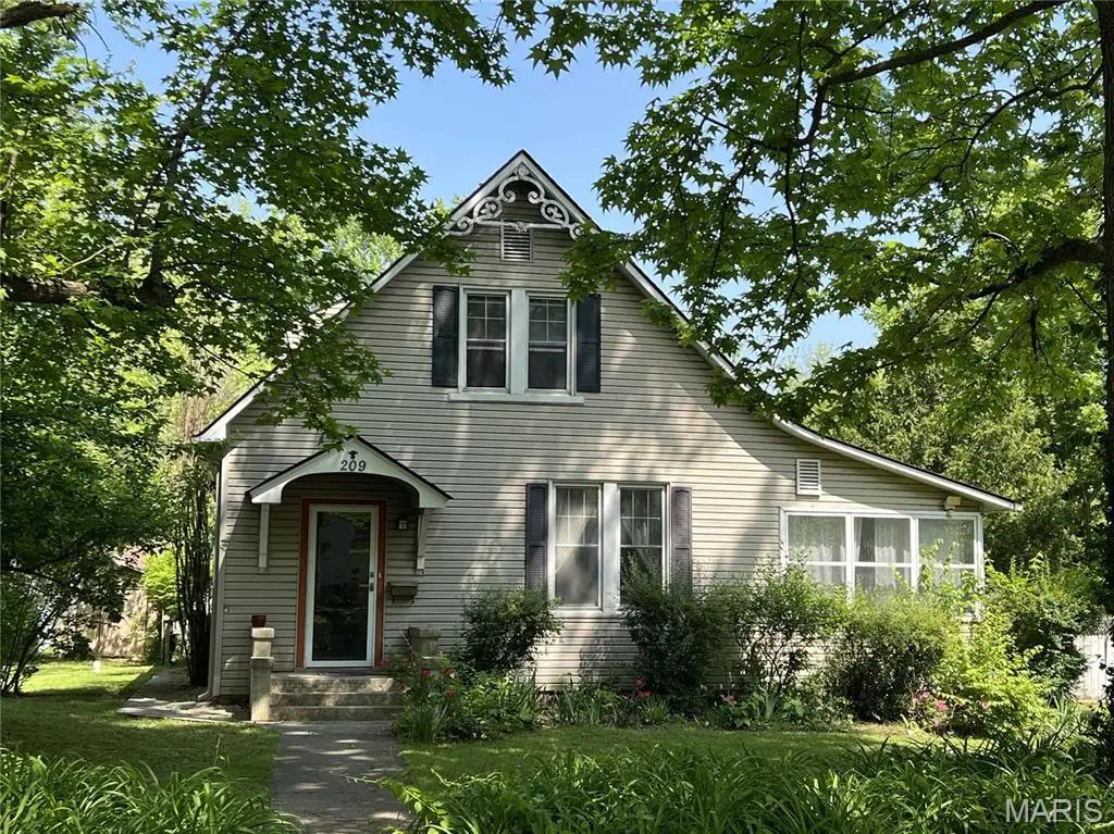 209 E Eldon Street, Saint James, MO 65559 - Image #1