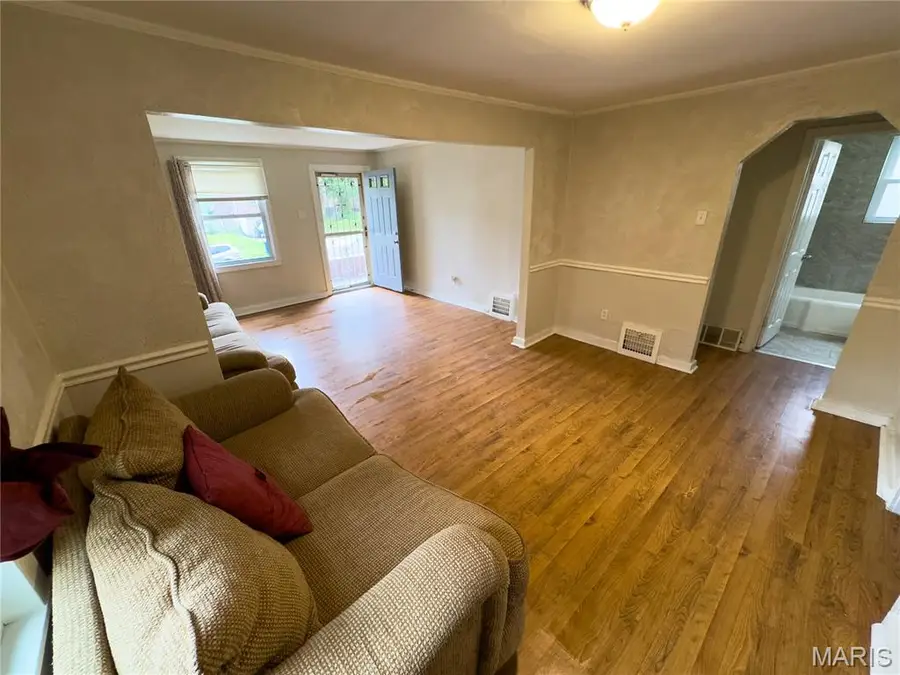 7043 Theodore Avenue, Jennings, MO 63136 - Image #2