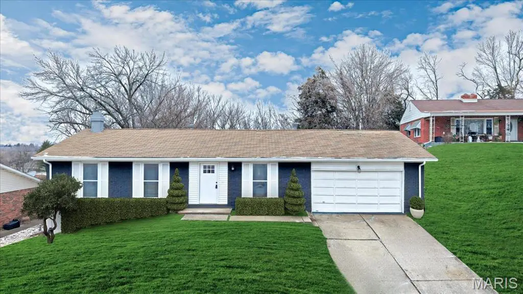 12597 Fee Fee Road, Saint Louis, MO 63146 - Image #1