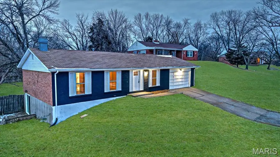 12597 Fee Fee Road, Saint Louis, MO 63146 - Image #2