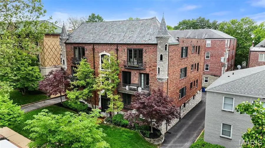 7520 Buckingham Drive #1W, Saint Louis, MO 63105 - Image #2