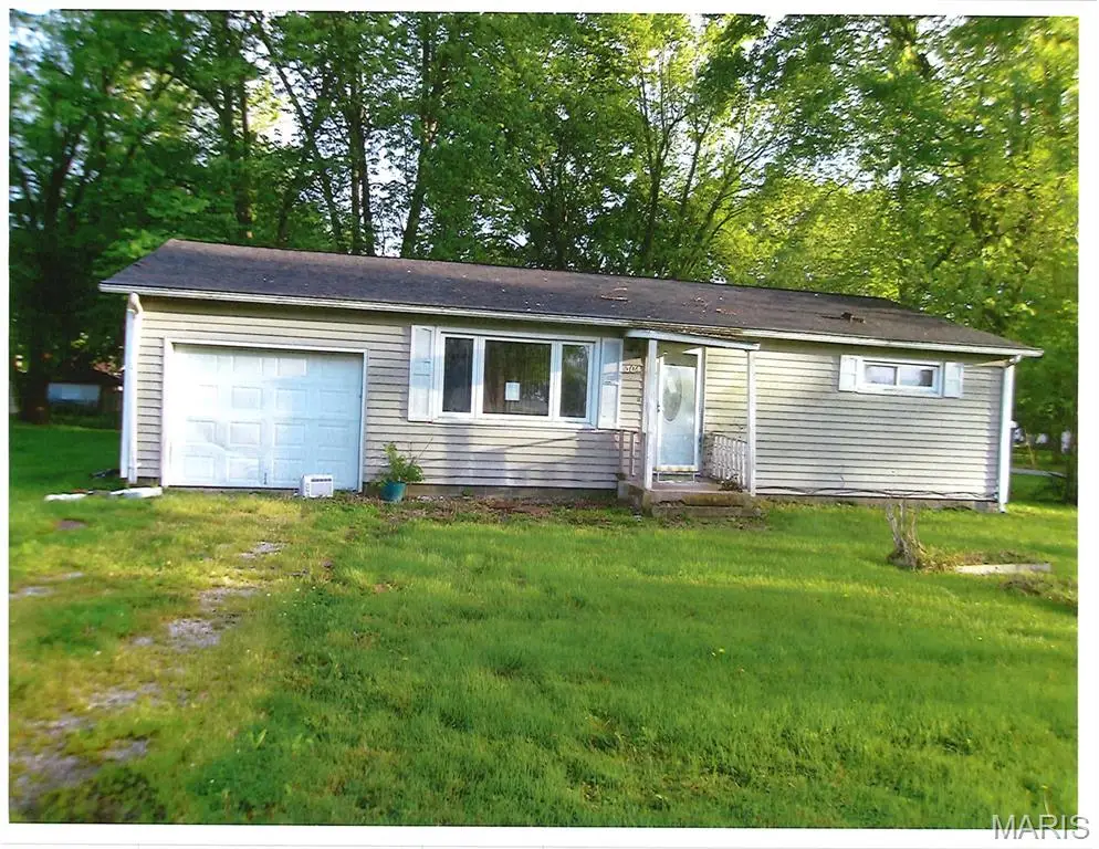 304 W Douglas Street, New Douglas, IL 62074 - Image #1