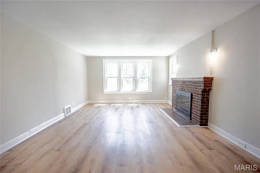 403 W Van Buren Street, Belleville, IL 62220 - Image #2