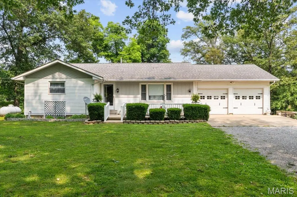 17 Wood Drive, Boulder, IL 62231 - Image #1