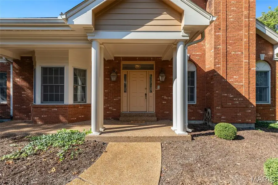 319 Carlyle Lake Drive, Creve Coeur, MO 63141 - Image #2