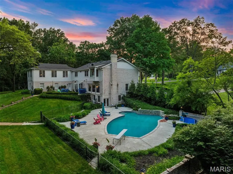 34 Somerset Downs Drive, Ladue, MO 63124 - #3