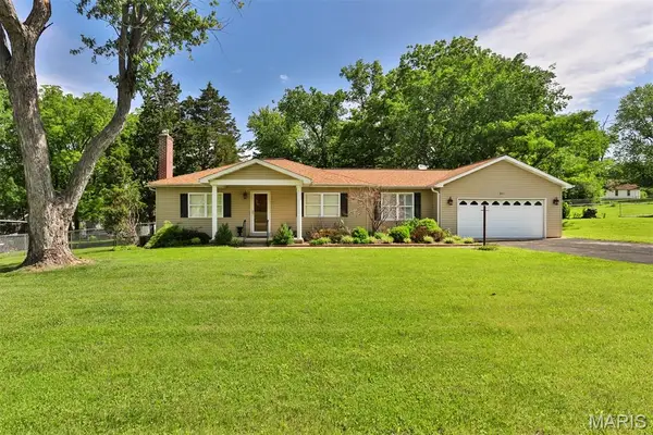 851 Poplar Drive, Unincorporated, MO 63125