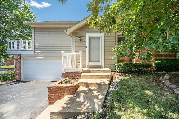 2237 Ole Castle Court, Chesterfield, MO 63017