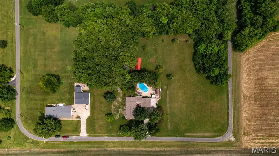 900 Montana Street, Gillespie, IL 62033 - Image #3