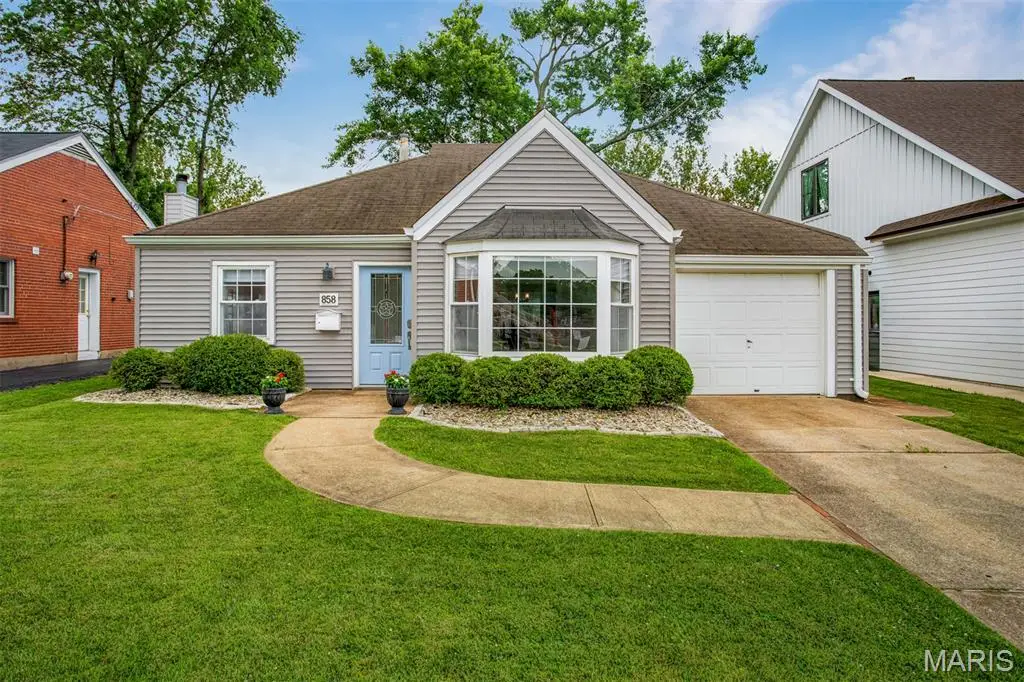 858 Chelsea Avenue, Glendale, MO 63122 - Image #1