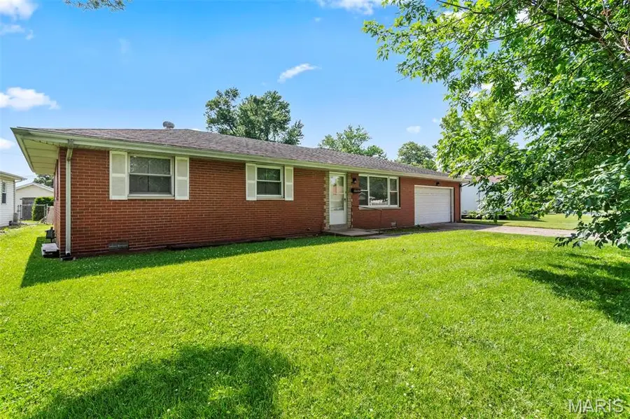 31 Moorland Drive, Granite City, IL 62040 - Image #2