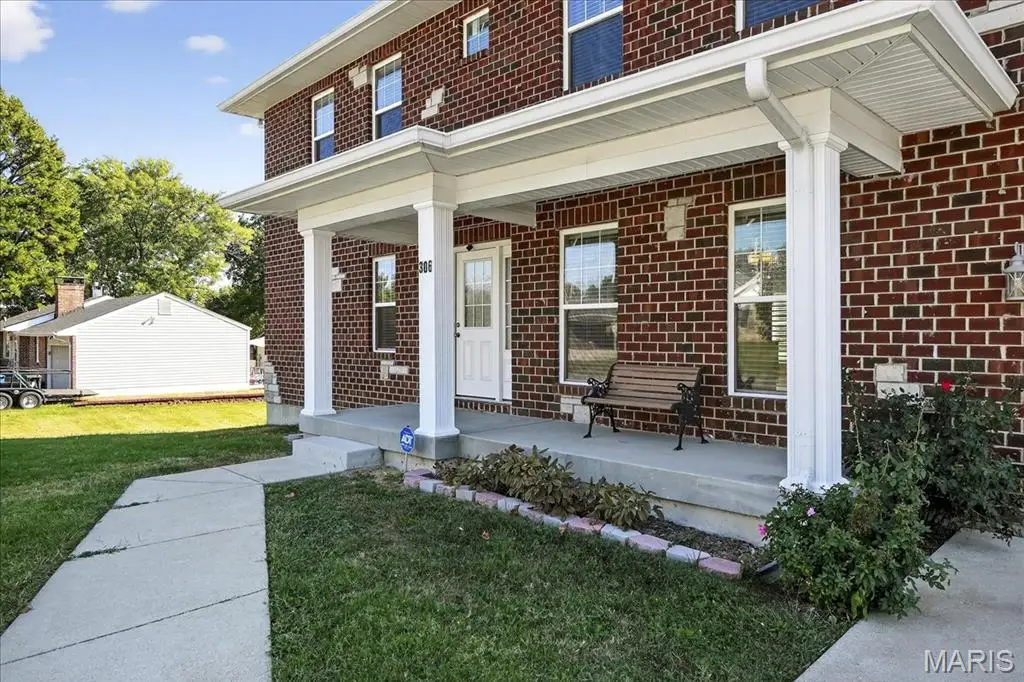 306 Essen Lane, Ballwin, MO 63021 - #1