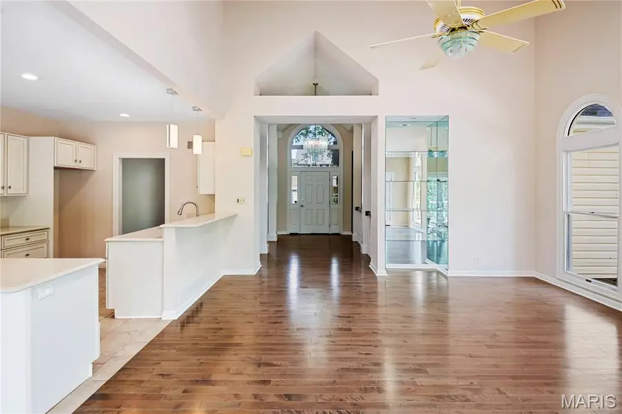 1910 Walden Pond Court, Chesterfield, MO 63005 - Image #3