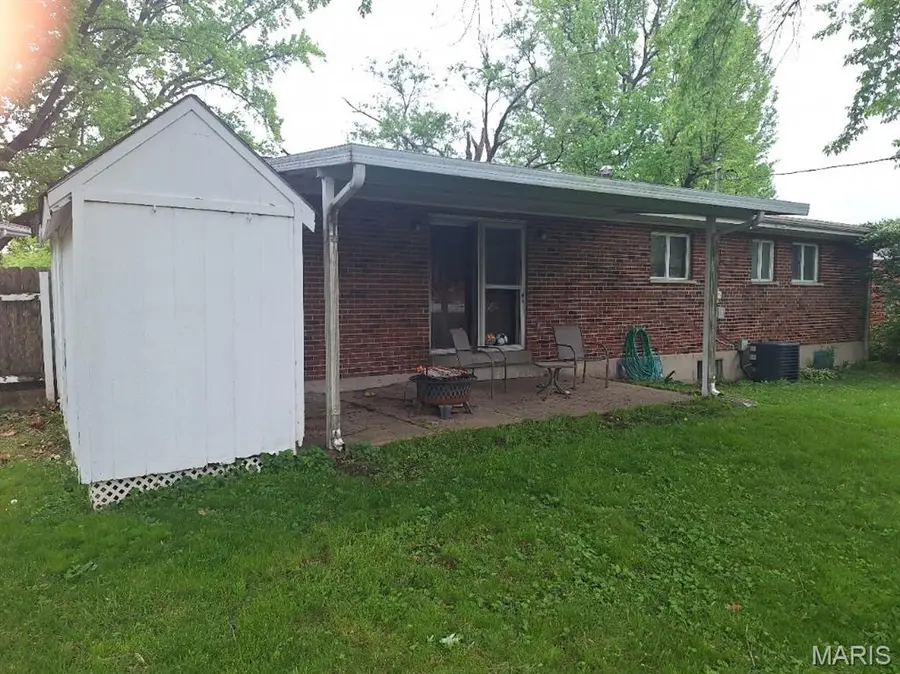 425 Gerald Avenue, Florissant, MO 63031 - Image #2