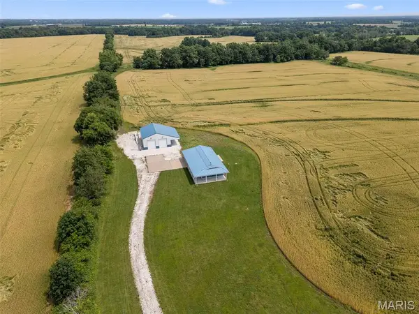 57 Lemaster Road, Wellsville, MO 63384