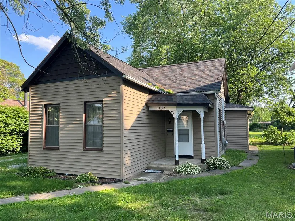 1032 W Pearl Street, Staunton, IL 62088 - Image #1