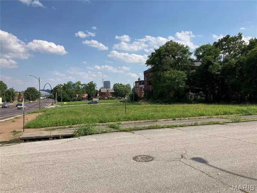 1528 Benton Street, Saint Louis, MO 63106 - Image #2