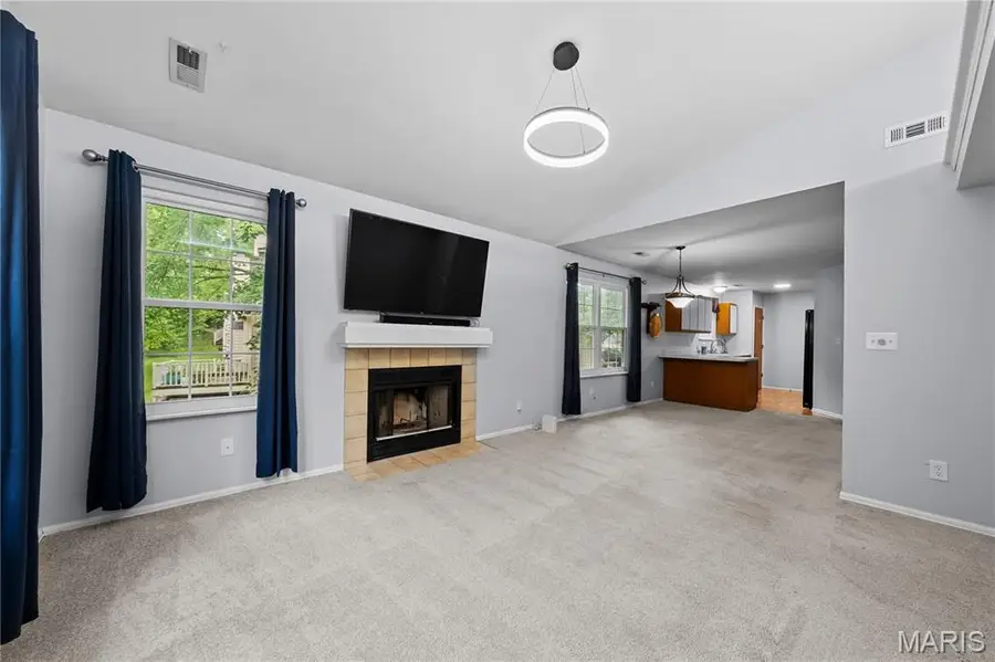 12107 Autumn Lakes Drive, Maryland Heights, MO 63043 - Image #3