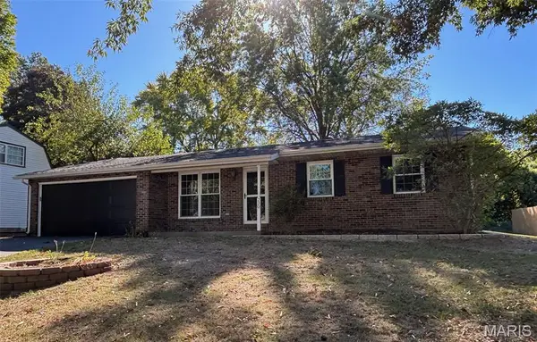 220 Country Meadow Lane, Belleville, IL 62221