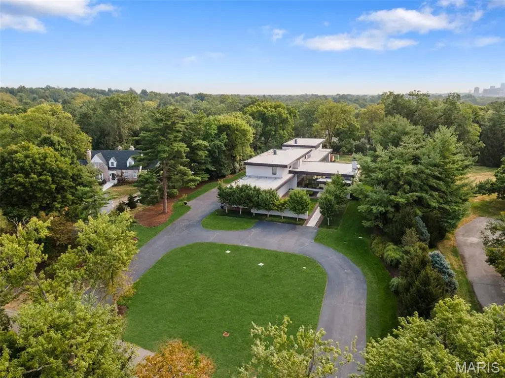 22 Fordyce Lane, Ladue, MO 63124 - Image #1