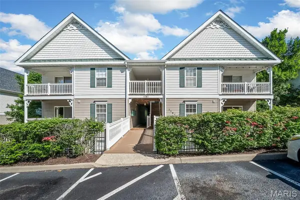 1141 Arbor Creek Drive #2C, St Louis, MO 63122