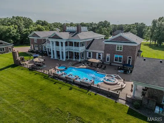 345 Coach Road, Lebanon, MO 65536