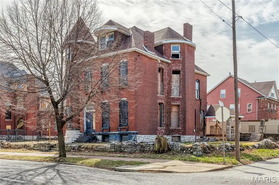 2012 Saint Louis Avenue, Saint Louis, MO 63106 - Image #2