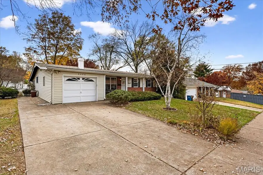 3290 Kingsley Drive, Florissant, MO 63033 - Image #2