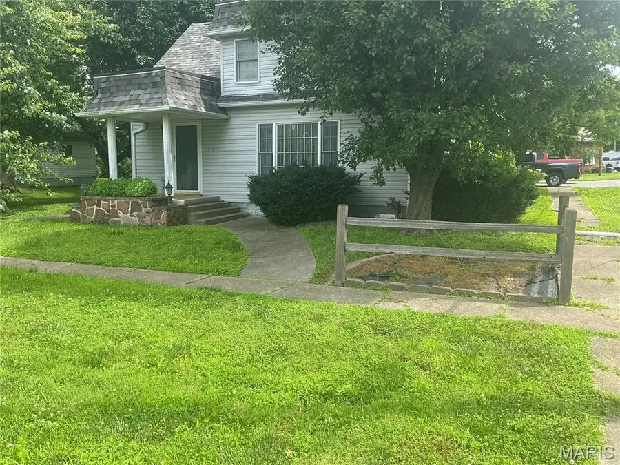 211 Edgar Street, Gillespie, IL 62033 - Image #2