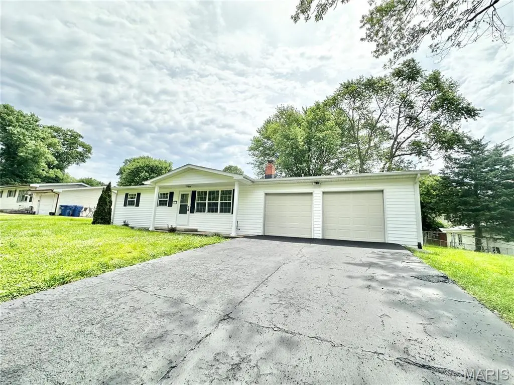 4 Fairview Drive, Saint Charles, MO 63303 - Image #1