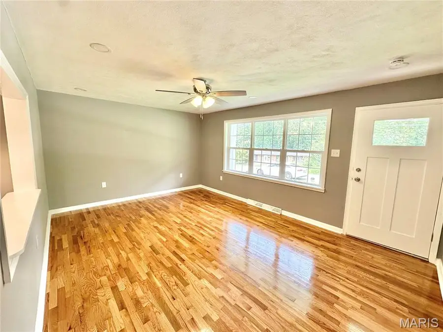 4 Fairview Drive, Saint Charles, MO 63303 - Image #3