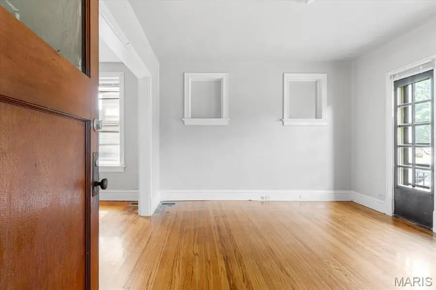 4956 Mardel Avenue, Saint Louis, MO 63109 - Image #2