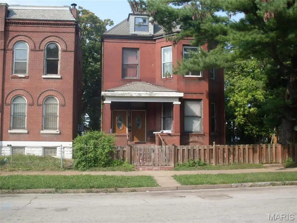 3237 Barrett Street, Saint Louis, MO 63107 - Image #1