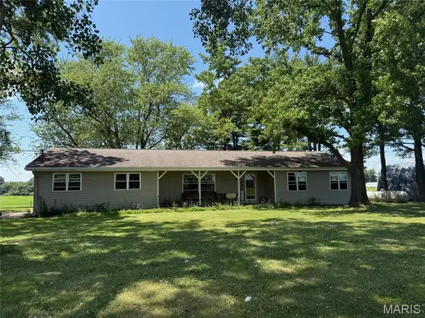 299 E 3050 Avenue, Ramsey, IL 62080