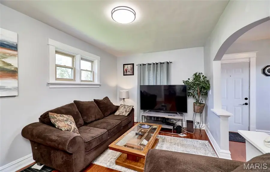 7102 Alabama Avenue, Saint Louis, MO 63111 - #3