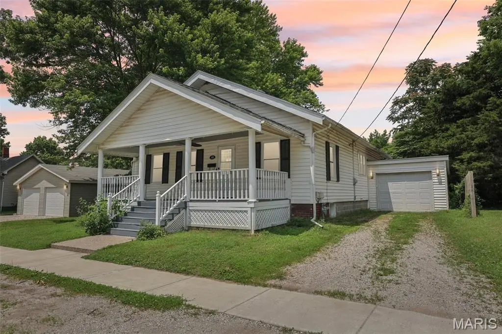 413 E Beach Street, Litchfield, IL 62056 - Image #1