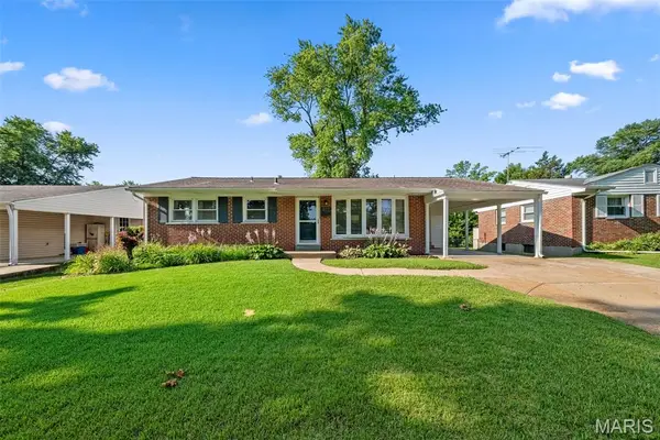 270 W Saint Anthony Lane, Florissant, MO 63031