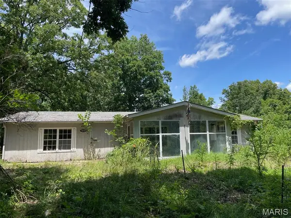 18000 Lattice Lane, St Robert, MO 65584