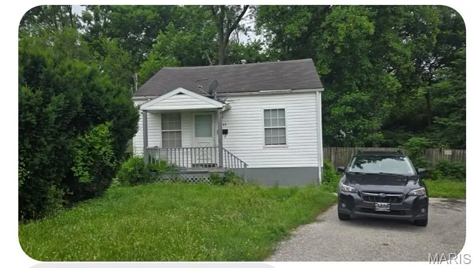 3355 Edmundson Road, Breckenridge Hills, MO 63114 - Image #1