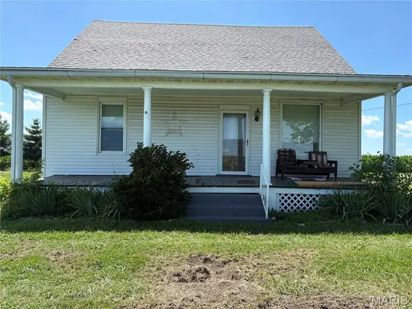 98 SW 200 Avenue, Carrollton, IL 62016