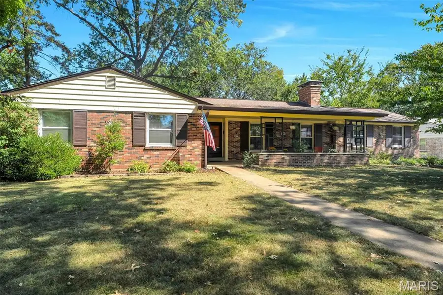 429 Geyer Forest Drive, Kirkwood, MO 63122 - Image #2