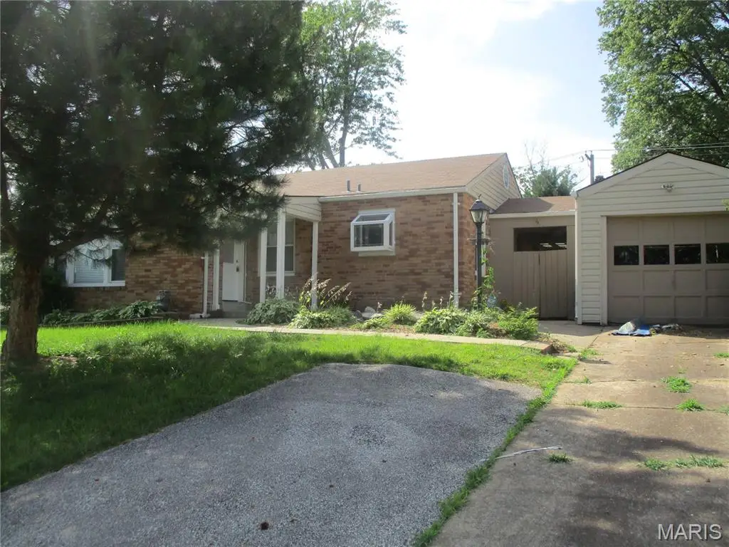 2823 Darwin Court, Saint Louis, MO 63121 - Image #1