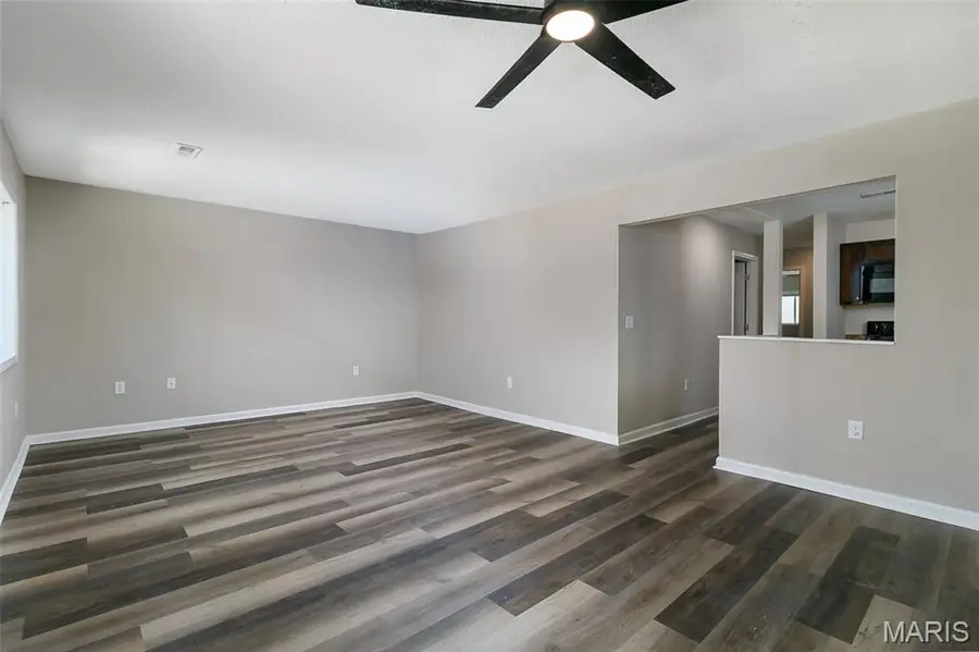 7 Village West Court #201, Washington, MO 63090 - Image #3