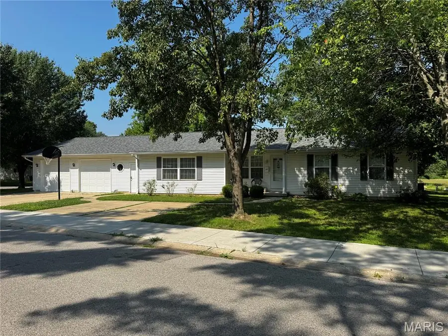 1215 Butternut Drive, Greenville, IL 62246 - Image #2